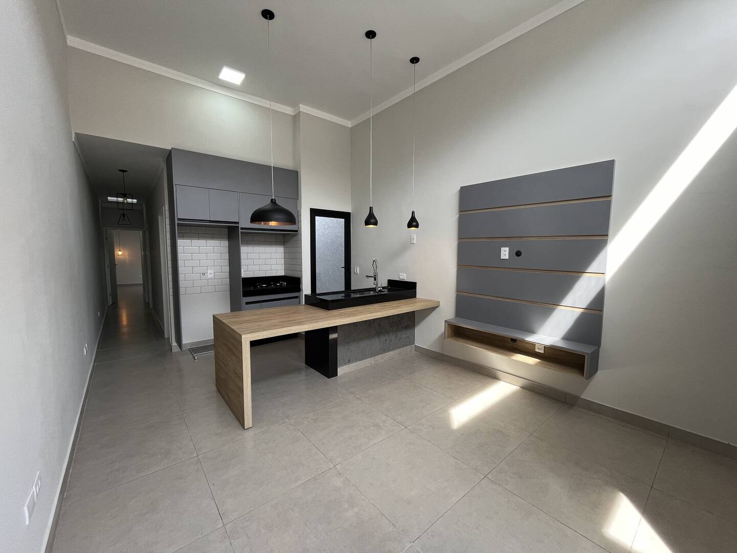 Casa à venda com 3 quartos, 75m² - Foto 1