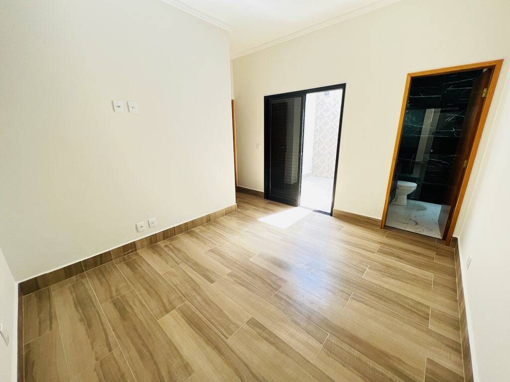 Casa à venda com 3 quartos, 119m² - Foto 4