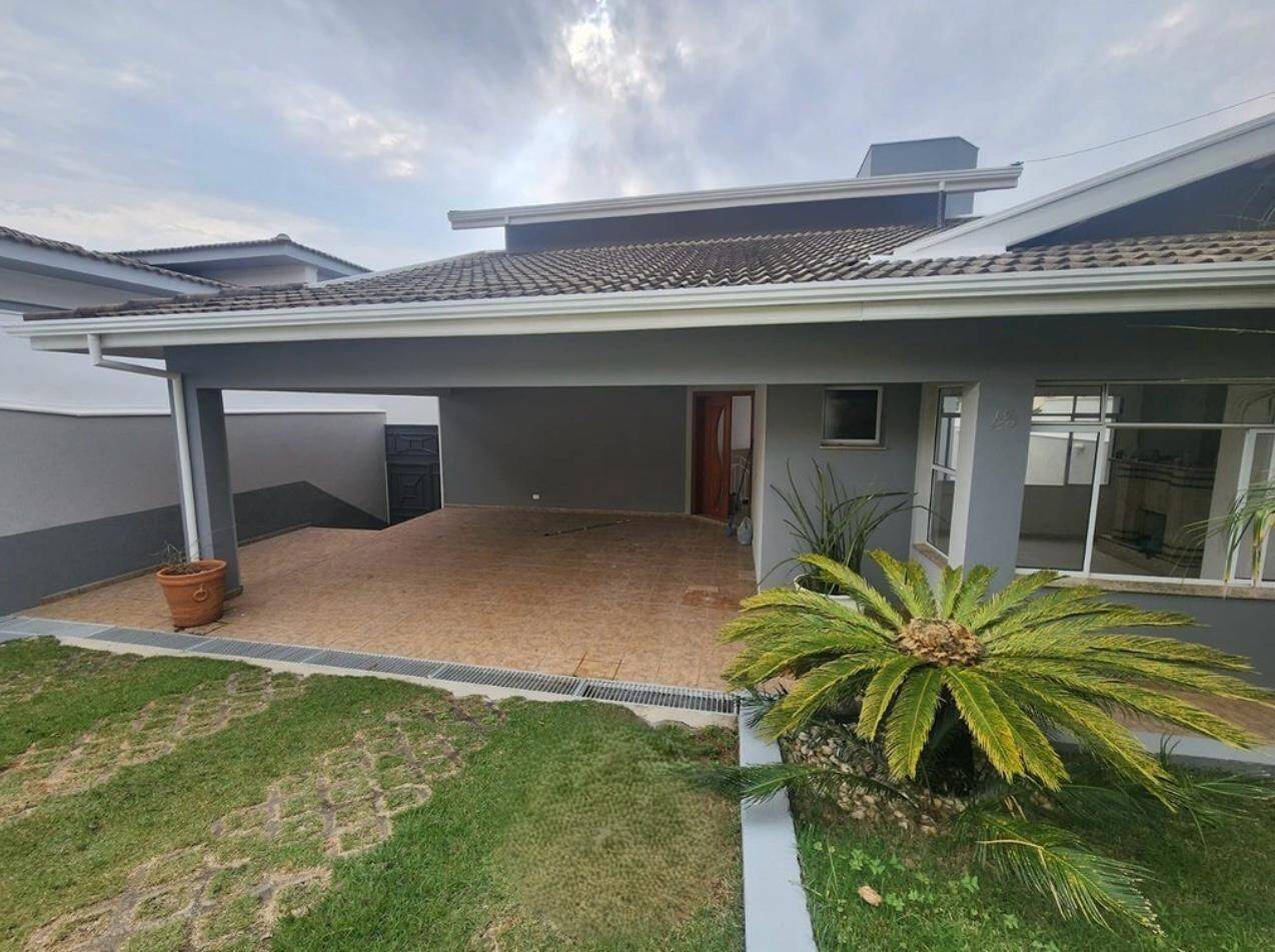 Casa à venda e aluguel com 4 quartos, 320m² - Foto 1