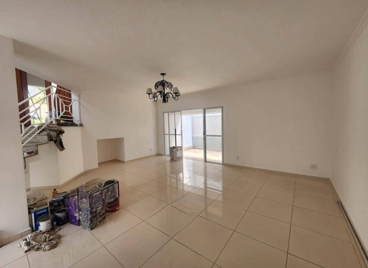 Casa à venda e aluguel com 4 quartos, 320m² - Foto 4