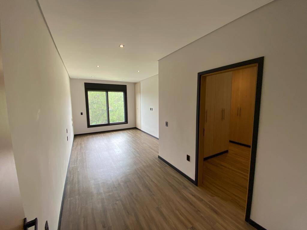 Casa à venda com 4 quartos, 350m² - Foto 16