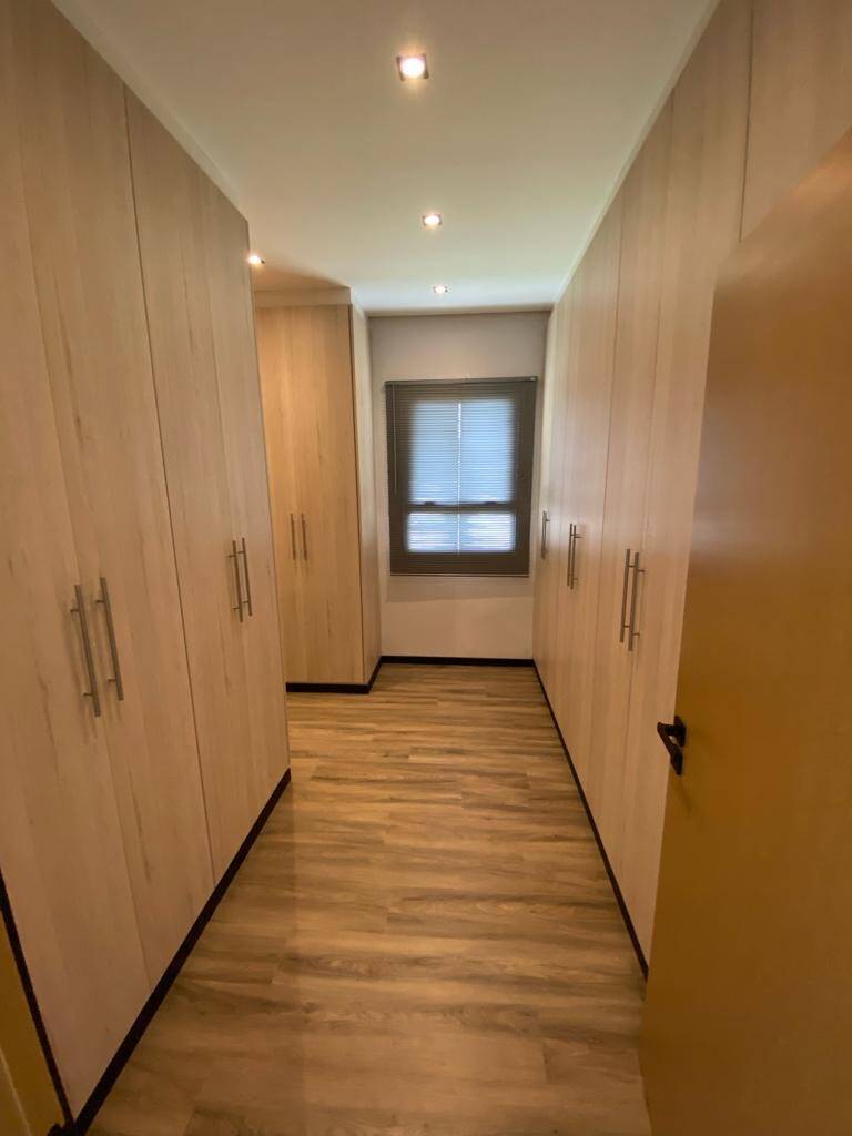 Casa à venda com 4 quartos, 350m² - Foto 21