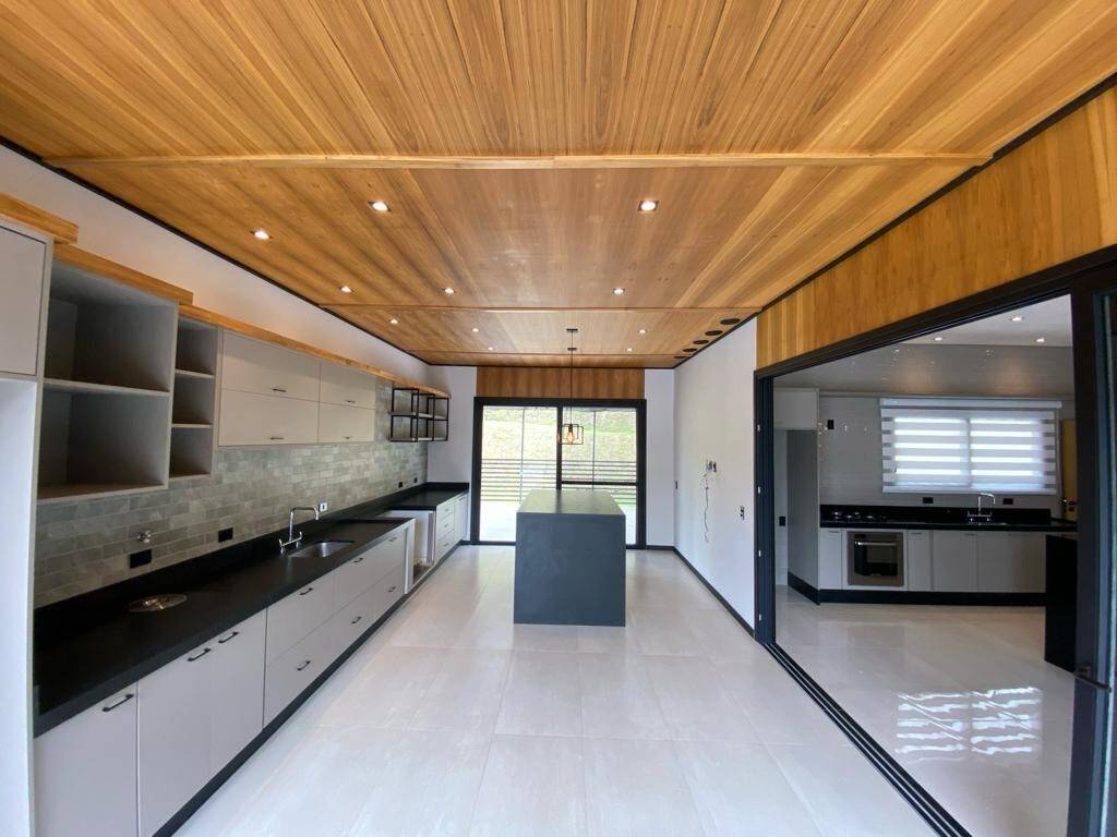 Casa à venda com 4 quartos, 350m² - Foto 8