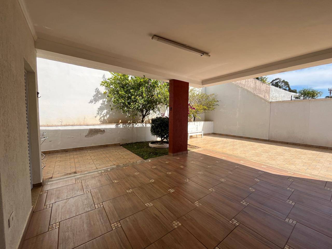 Casa à venda com 3 quartos, 230m² - Foto 4