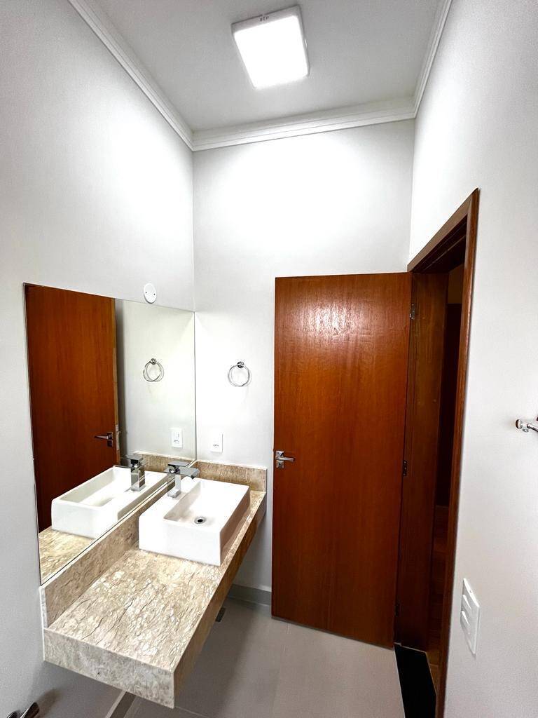 Casa à venda com 3 quartos, 310m² - Foto 16