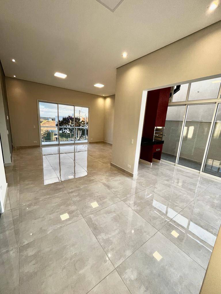 Casa à venda com 3 quartos, 310m² - Foto 6