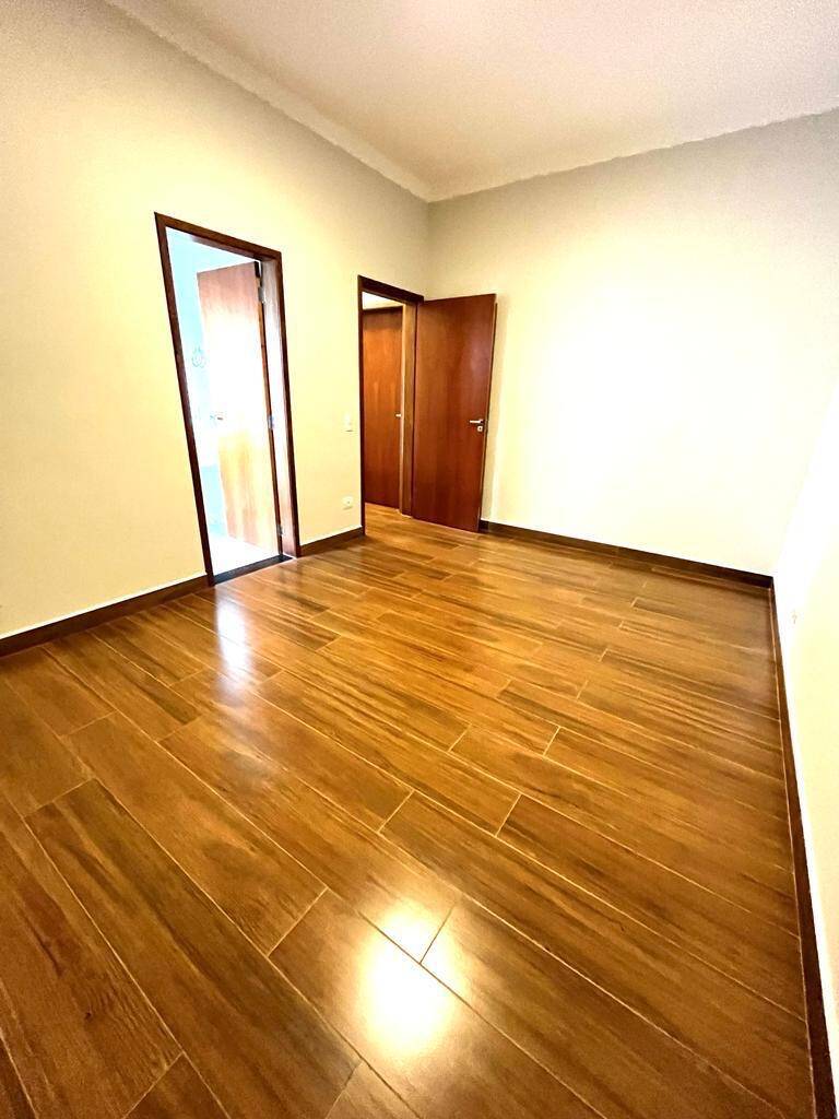 Casa à venda com 3 quartos, 310m² - Foto 29