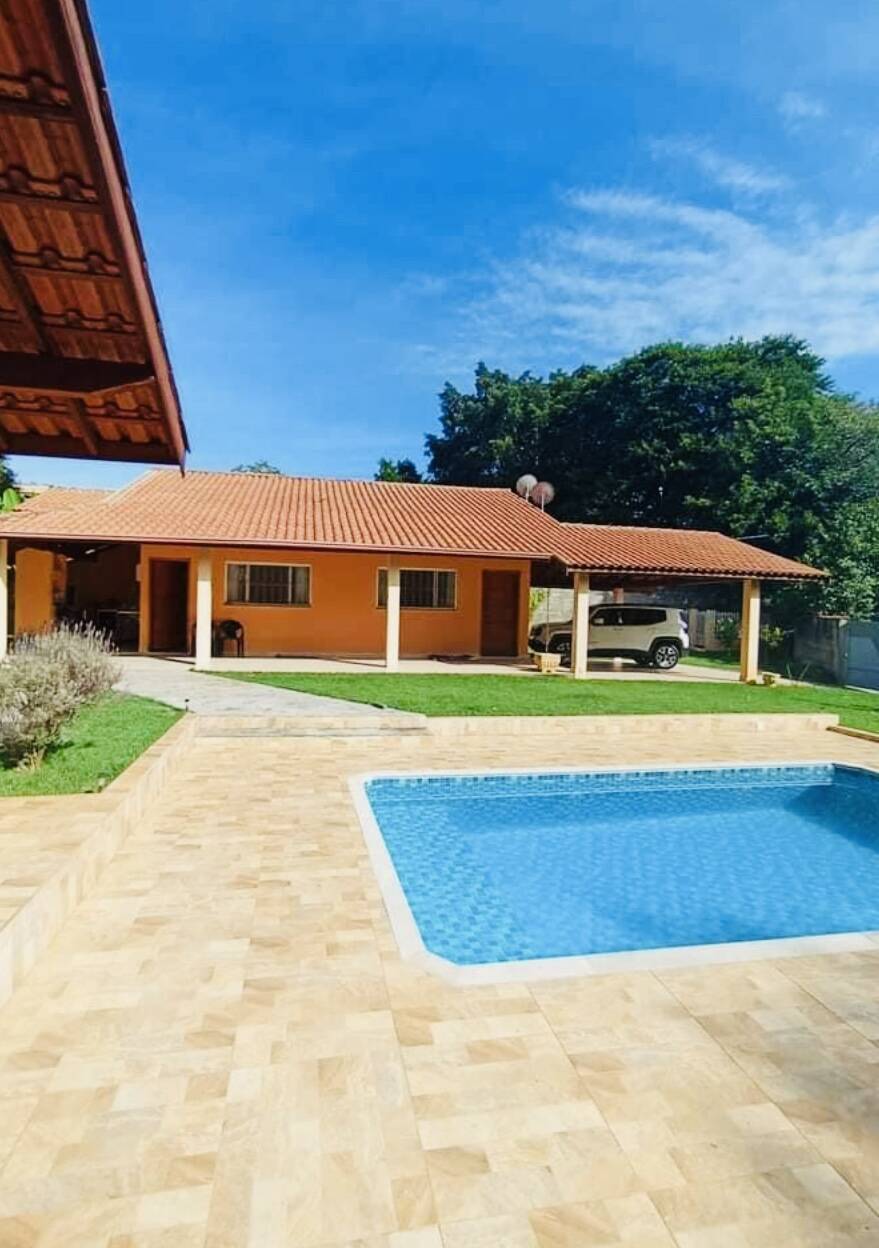 Fazenda à venda com 3 quartos, 1380m² - Foto 1