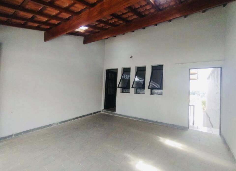 Casa à venda com 3 quartos, 120m² - Foto 1