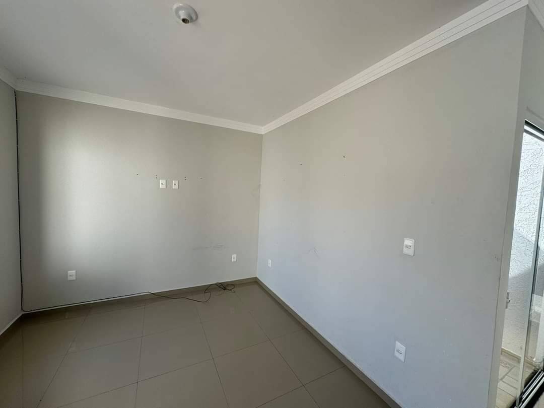 Casa à venda com 3 quartos, 121m² - Foto 2