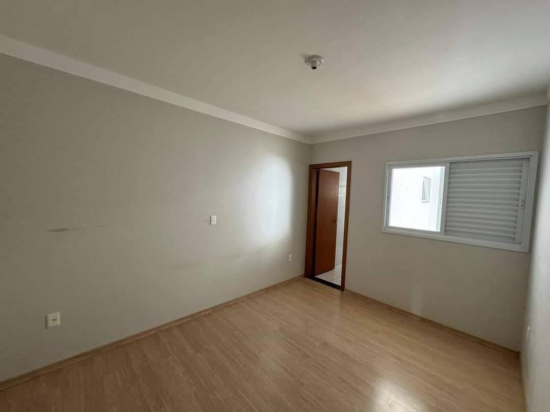 Casa à venda com 3 quartos, 121m² - Foto 4