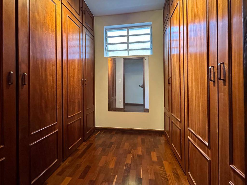 Casa à venda com 4 quartos, 345m² - Foto 13