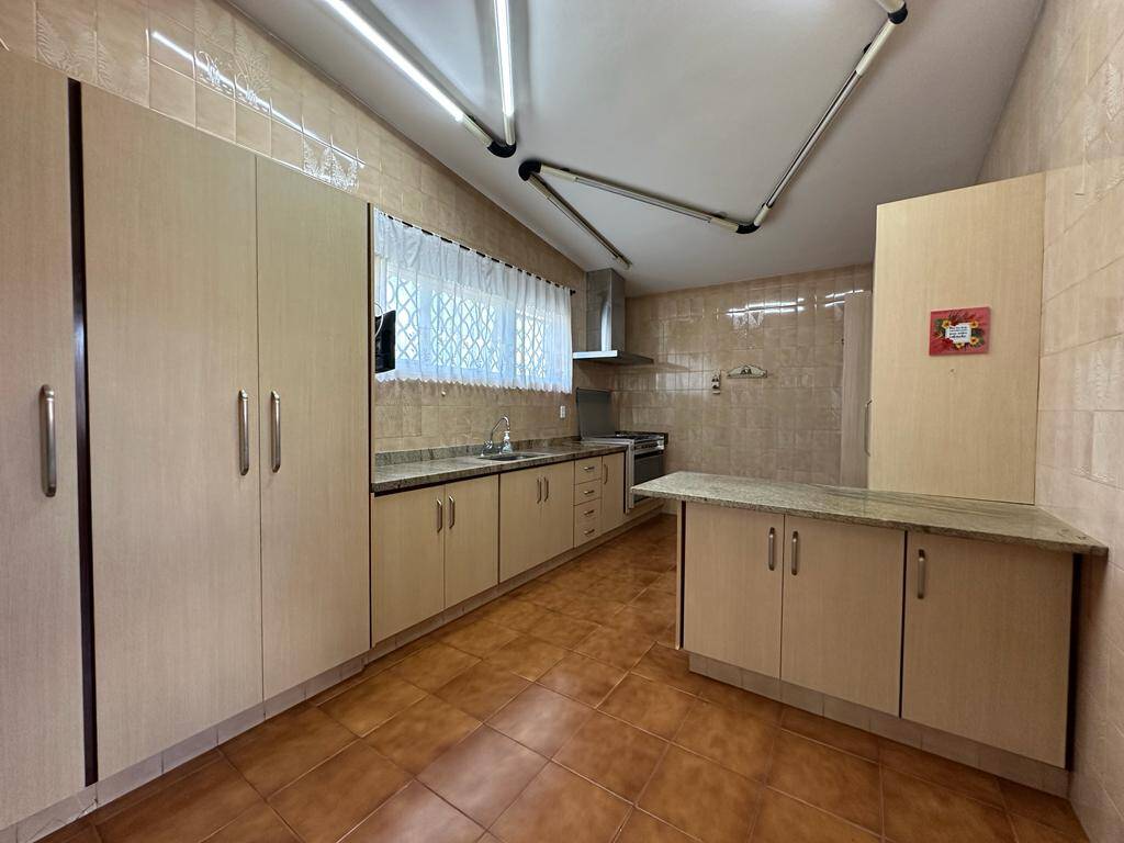 Casa à venda com 4 quartos, 345m² - Foto 8